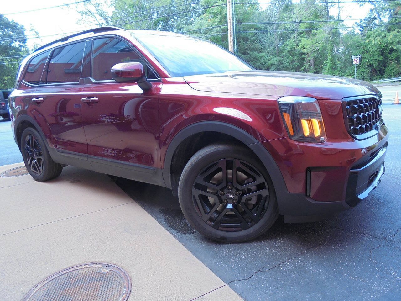 Used 2024 Kia Telluride EX X-Line AWD/4WD image 3