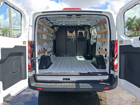 Used 2025 Ford Transit 250 Low Roof w/ Exterior Upgrade Package RWD image 5