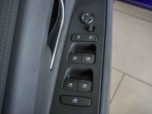 Used 2024 Hyundai Elantra SEL FWD image 38