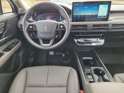 New 2026 Lincoln Corsair Premiere image 12