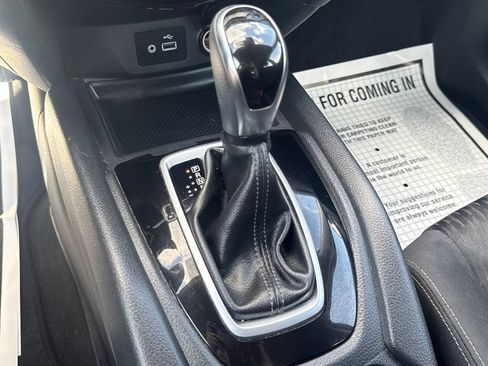 Used 2020 Nissan Rogue S AWD/4WD image 56
