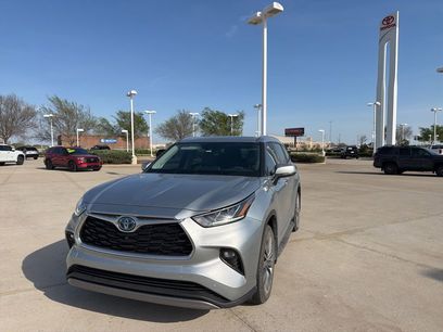 Used 2022 Toyota Highlander Platinum