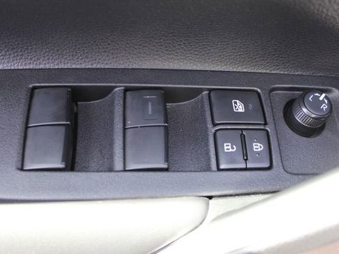 Certified 2026 Toyota Corolla Cross XLE w/ Convenience Package FWD image 41
