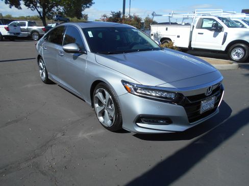 Used 2020 Honda Accord Touring image 7