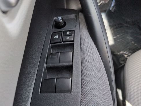 Used 2021 Toyota Corolla LE FWD image 21