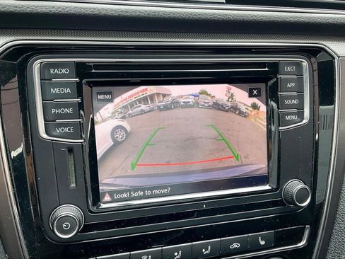 Used 2018 Volkswagen Passat 2.0T S FWD image 21
