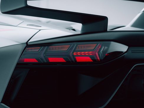 Used 2020 Lamborghini Aventador SVJ image 40