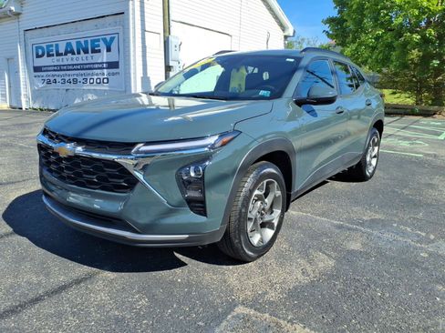 Used 2026 Chevrolet Trax LT w/ LT Convenience Package FWD image 8