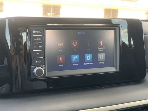Used 2025 Nissan Kicks S w/ Charging Package FWD image 12