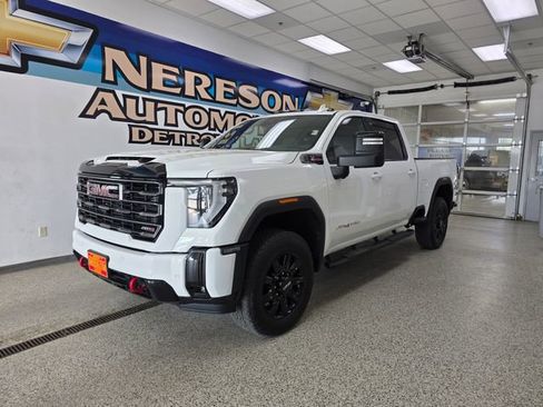 Used 2026 GMC Sierra 2500 AT4 AWD/4WD image 1