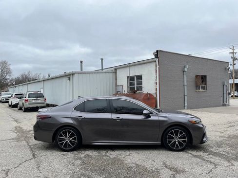 Used 2023 Toyota Camry SE w/ Convenience Package image 5
