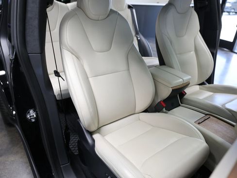 Used 2020 Tesla Model X Long Range image 33