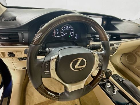 Used 2014 Lexus ES 350 w/ Luxury Package FWD image 11