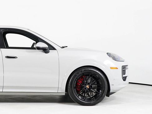 Used 2026 Porsche Cayenne GTS AWD/4WD image 15