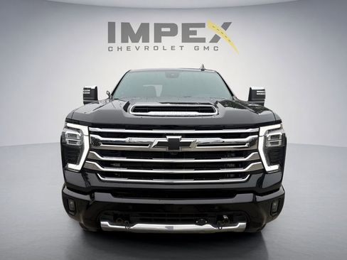 Used 2025 Chevrolet Silverado 2500 High Country w/ High Country Premium Package AWD/4WD image 8