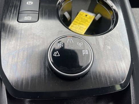 Used 2023 Nissan Rogue SV image 27