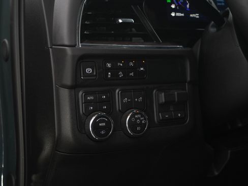 Used 2025 Chevrolet Tahoe Z71 w/ Z71 Off-Road Package AWD/4WD image 26