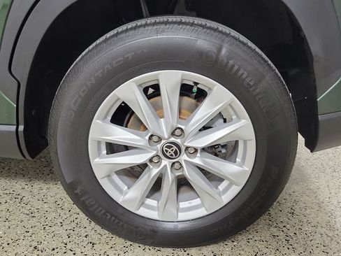Used 2022 Toyota Corolla Cross LE FWD image 8