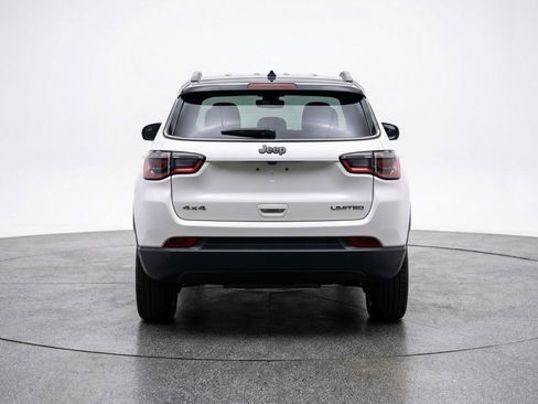 Used 2025 Jeep Compass Limited image 7