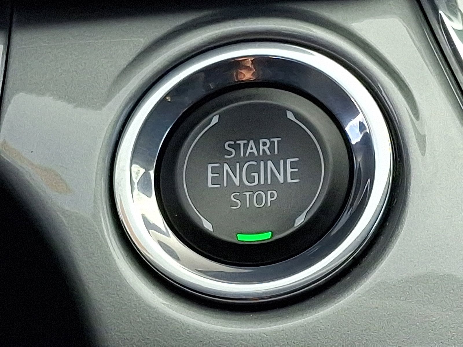 Used 2025 Chevrolet Trax LT FWD image 22