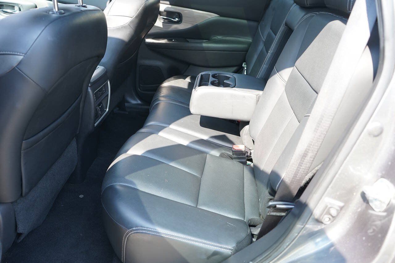 Used 2017 Nissan Murano Platinum w/ Platinum Technology Package AWD/4WD image 14