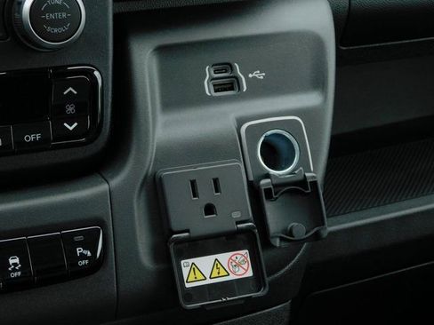 New 2024 RAM ProMaster 2500 w/ Quick Order Package 22G SLT image 21