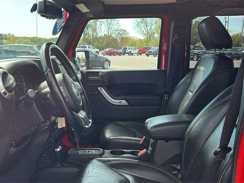 Used 2016 Jeep Wrangler Unlimited Sahara w/ Dual Top Group image 8