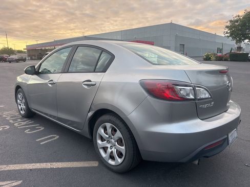 Used 2011 MAZDA MAZDA3 i Sport FWD image 5