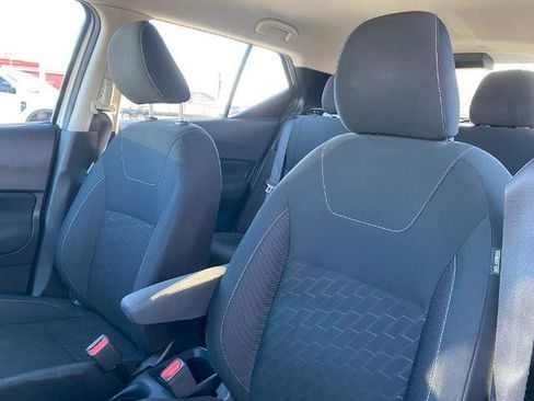 Used 2021 Nissan Kicks S image 11