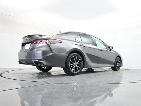 Used 2024 Toyota Camry SE image 35
