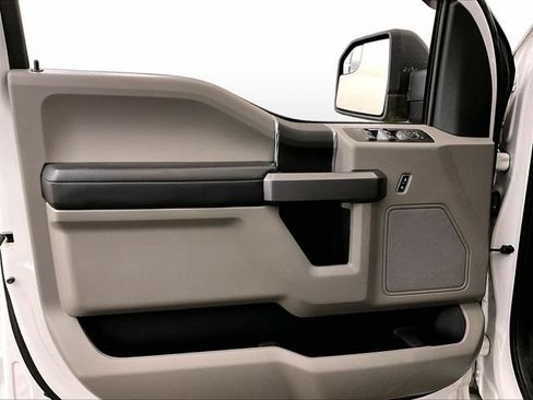 Used 2017 Ford F150 XLT AWD/4WD image 22
