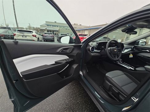 New 2026 Chevrolet Trax LT image 15