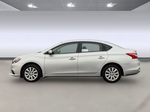 Used 2019 Nissan Sentra S image 2