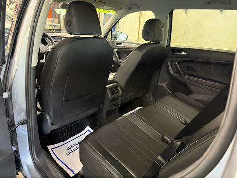 Used 2024 Volkswagen Tiguan SE AWD/4WD image 21