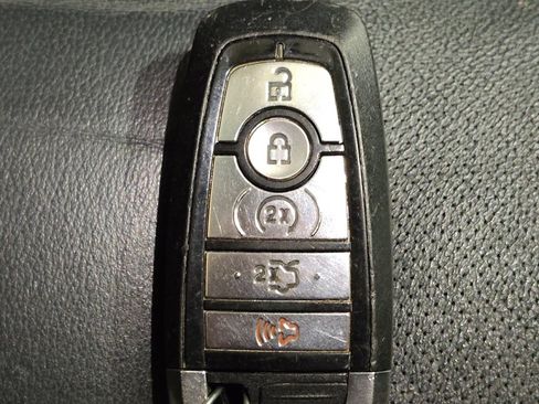 Used 2017 Ford Fusion Titanium FWD image 32