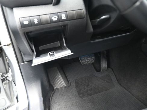 Used 2021 Toyota Camry XSE image 10