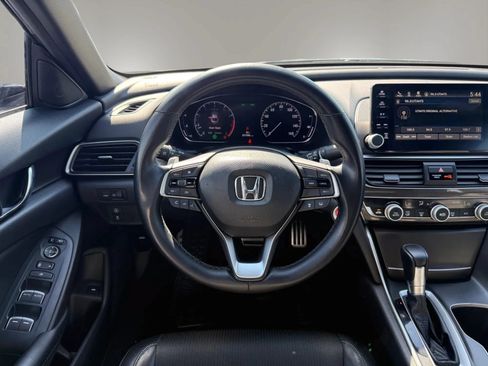 Used 2018 Honda Accord Sport image 19