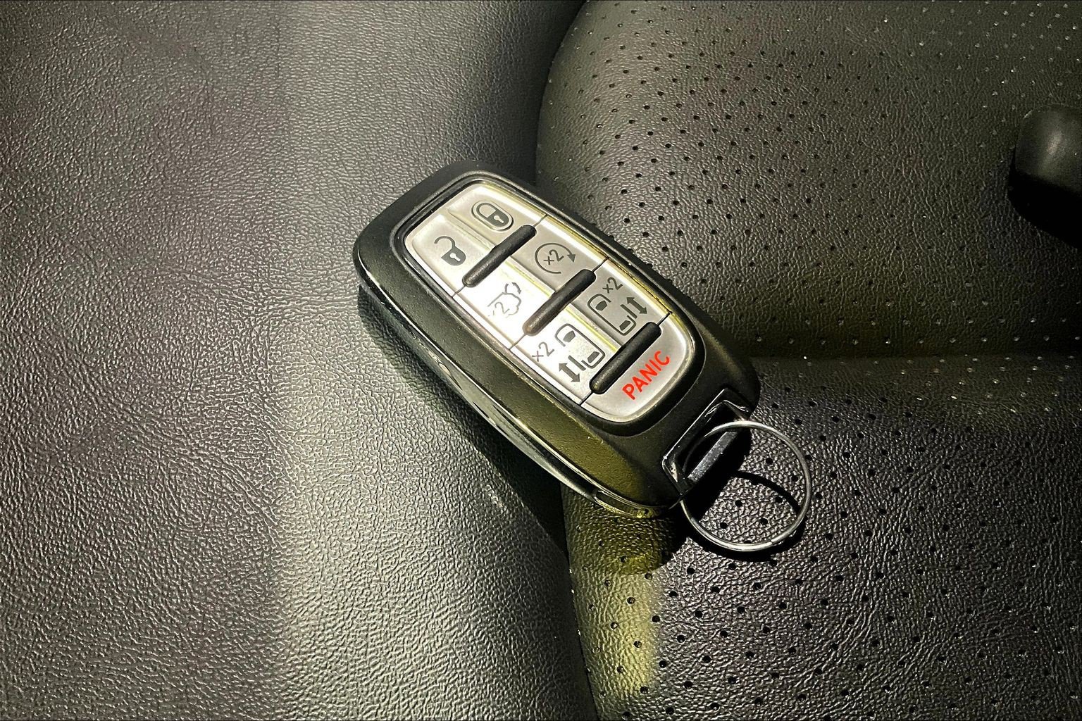 Used 2024 Chrysler Pacifica Touring-L FWD image 36