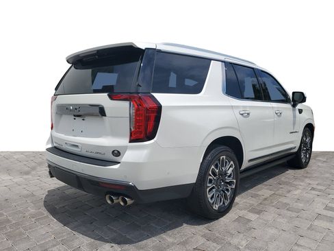 Used 2023 GMC Yukon Denali Ultimate AWD/4WD image 6