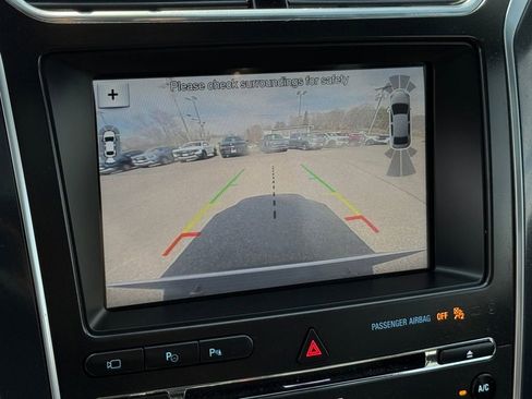 Used 2018 Ford Explorer Platinum image 24