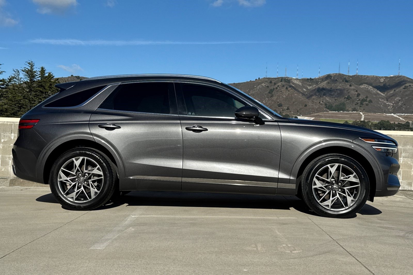 Used 2022 Genesis GV70 2.5T w/ Select Package AWD/4WD image 7