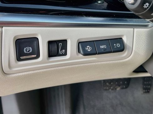 Used 2024 Cadillac XT6 Premium Luxury w/ Technology Package FWD image 10