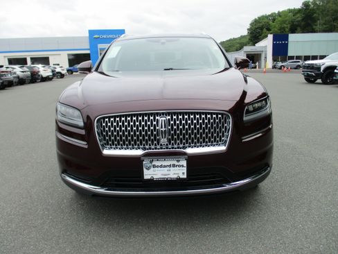 Used 2022 Lincoln Nautilus Reserve w/ Luxury Package AWD/4WD image 2