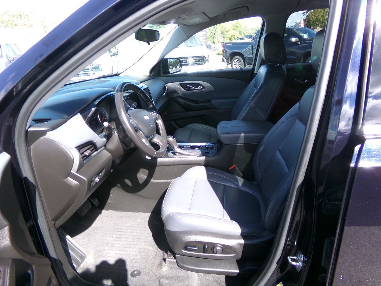Used 2020 Chevrolet Traverse LT AWD/4WD image 12