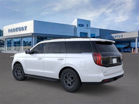 New 2026 Ford Expedition Active image 4