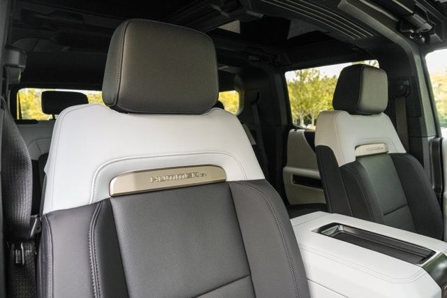 Used 2025 GMC Hummer EV 3X AWD/4WD image 46