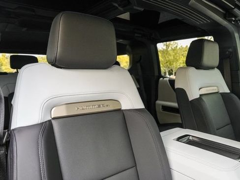 Used 2025 GMC Hummer EV 3X AWD/4WD image 46