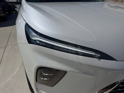 Used 2025 Buick Enclave Avenir w/ Super Cruise Package image 17