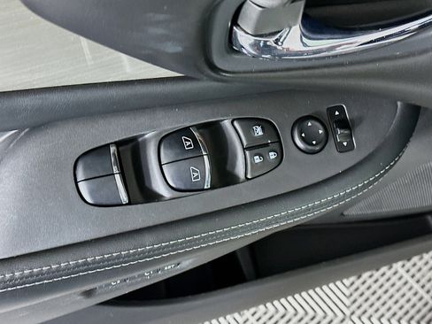 Used 2016 Nissan Murano Platinum w/ Platinum Technology Package FWD image 15