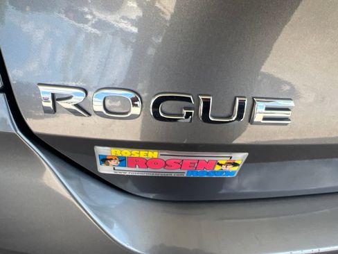 Used 2018 Nissan Rogue SV w/ Sun & Sound Touring Package AWD/4WD image 33